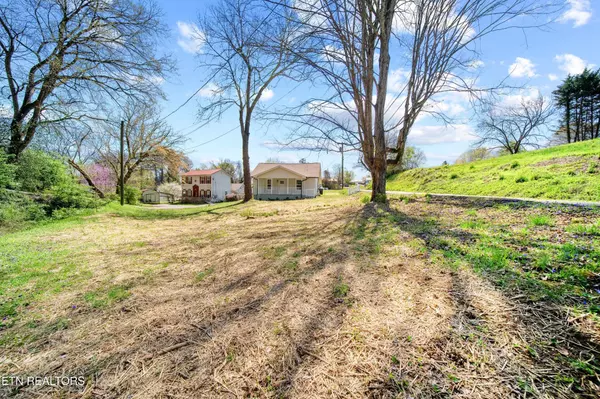 Knoxville, TN 37918,5612 Bluet Drive