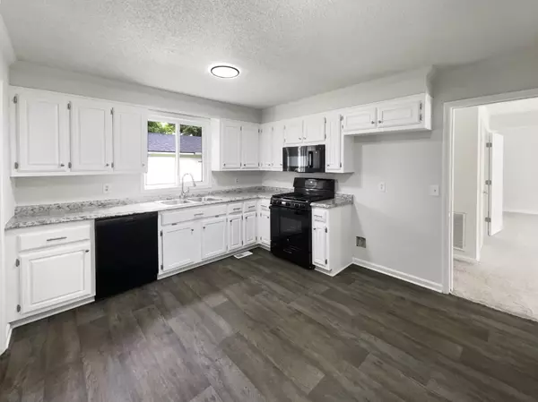 Columbia, TN 38401,211 Pinehurst Dr