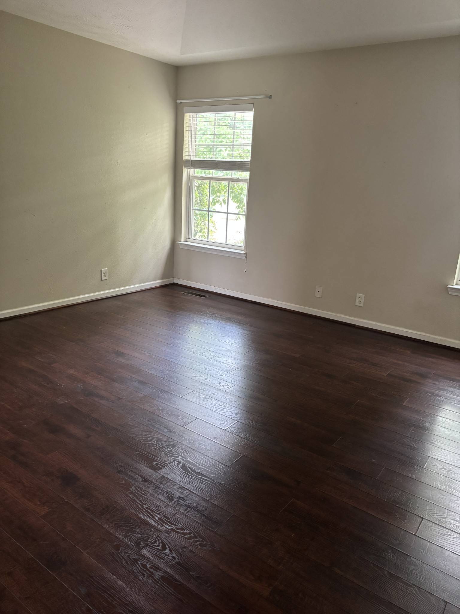 La Vergne, TN 37086,7013 Alon Babayan Arch #E