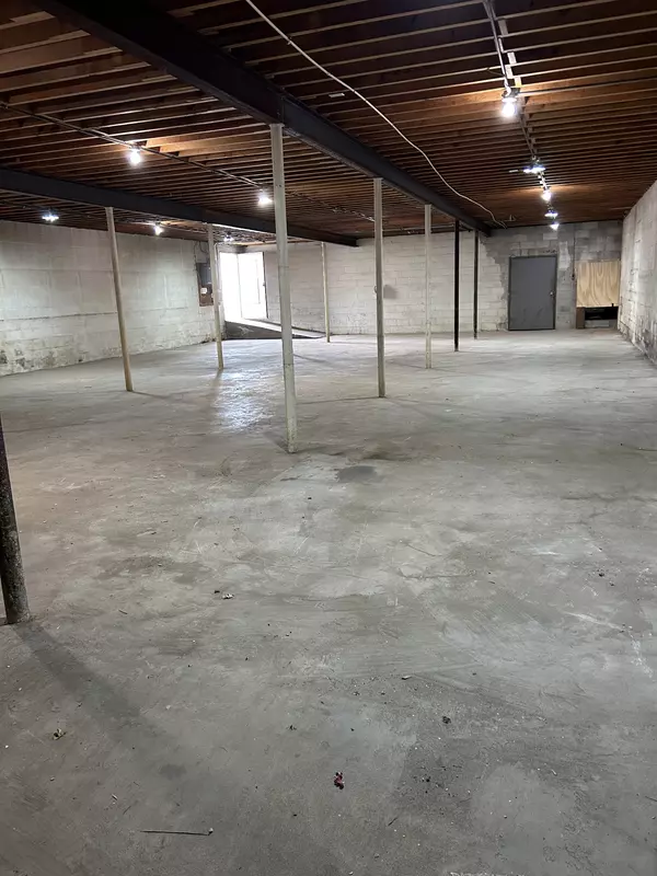 Pulaski, TN 38478,235 N 1st St