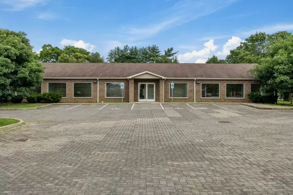 8150 Sawyer Brown Rd, Nashville, TN 37221