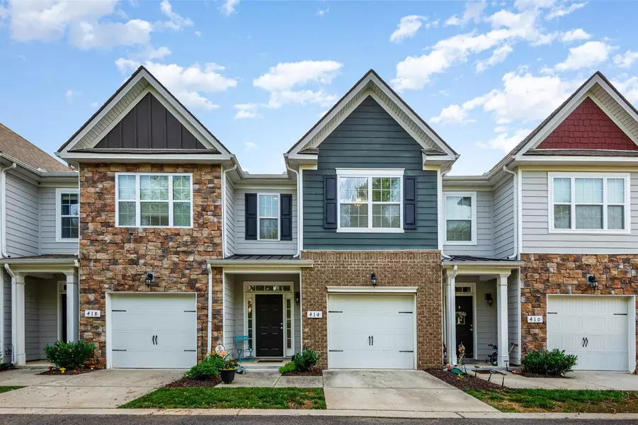 414 Manor Row, Pleasant View, TN 37146