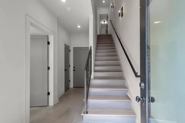 Nashville, TN 37216,339 E Village Ln