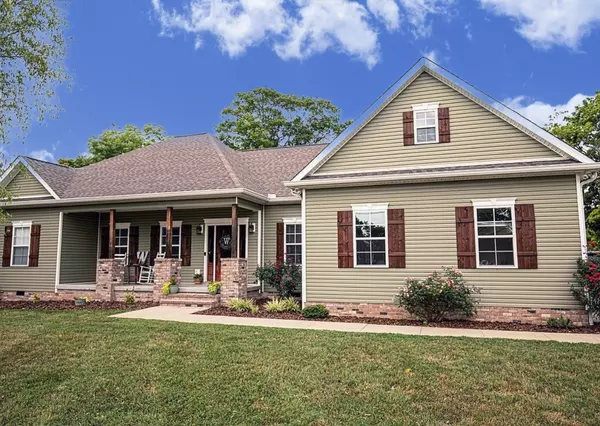 3215 Church St, Burns, TN 37029