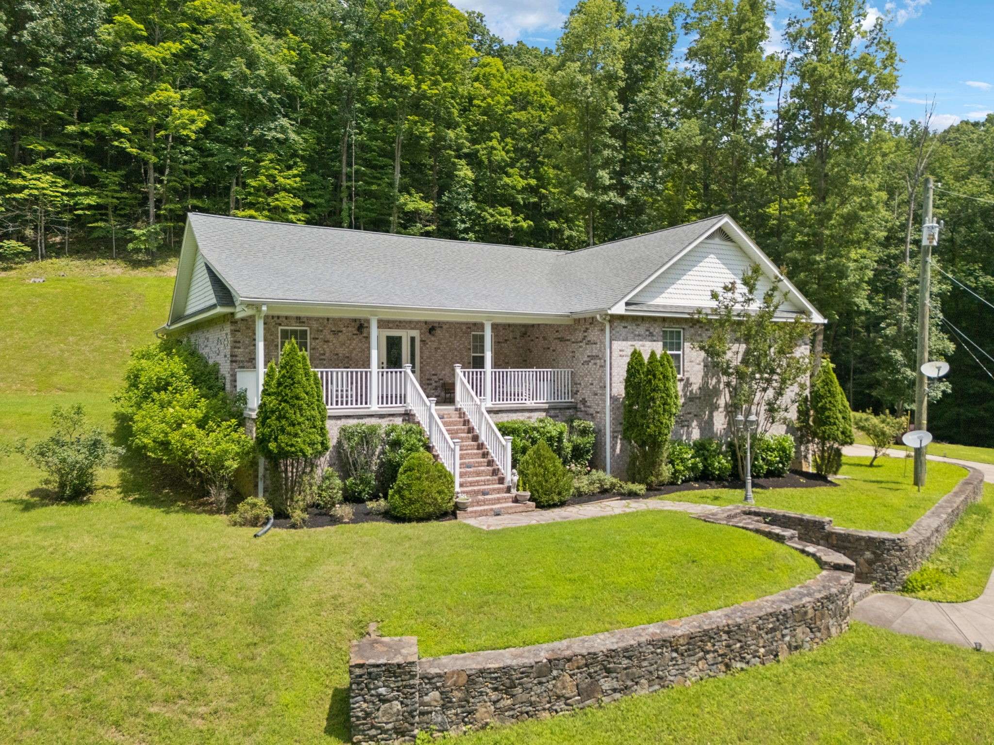 Goodlettsville, TN 37072,5956 Lickton Pike