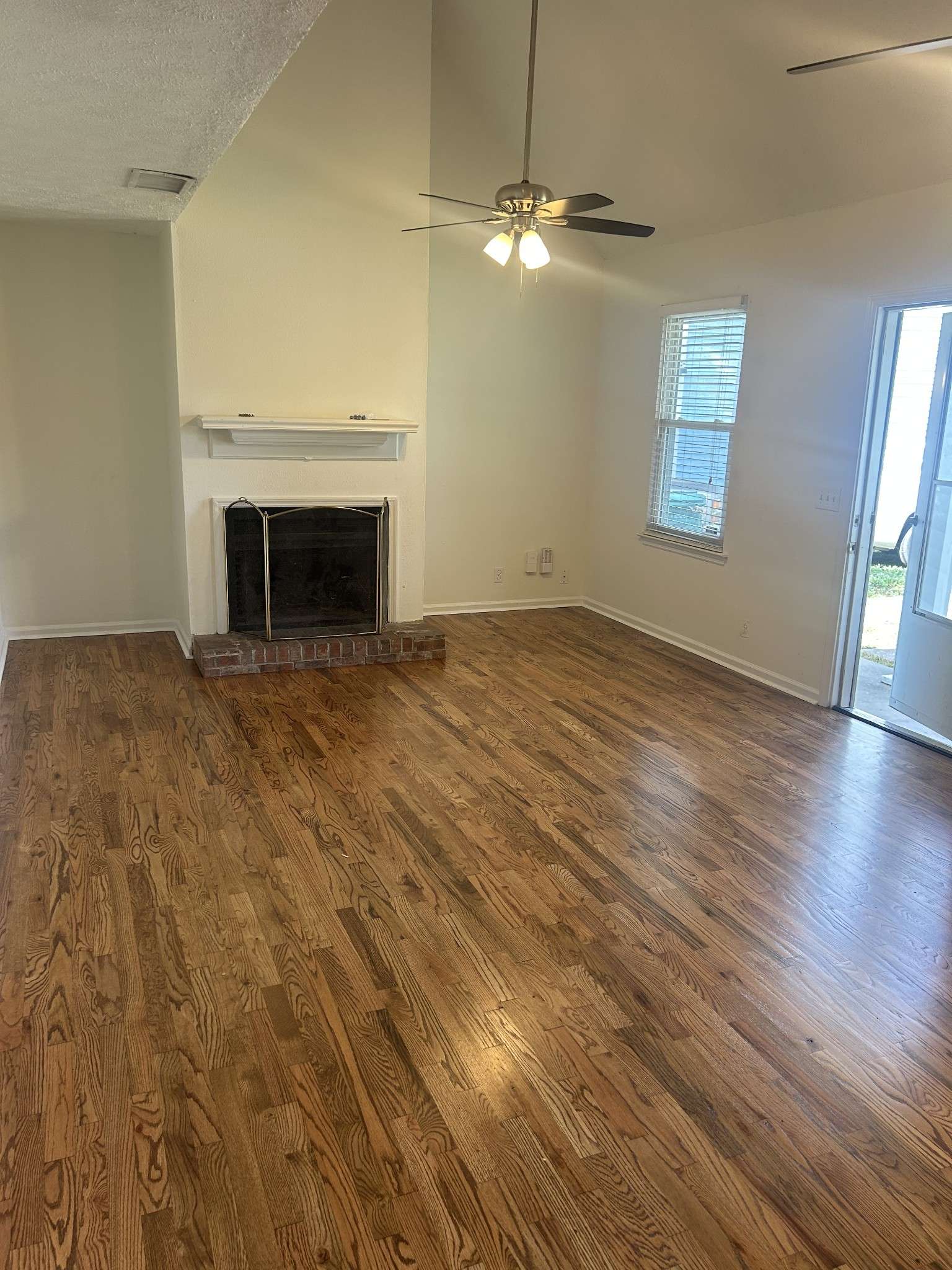 Hermitage, TN 37076,534 Debbie Dr