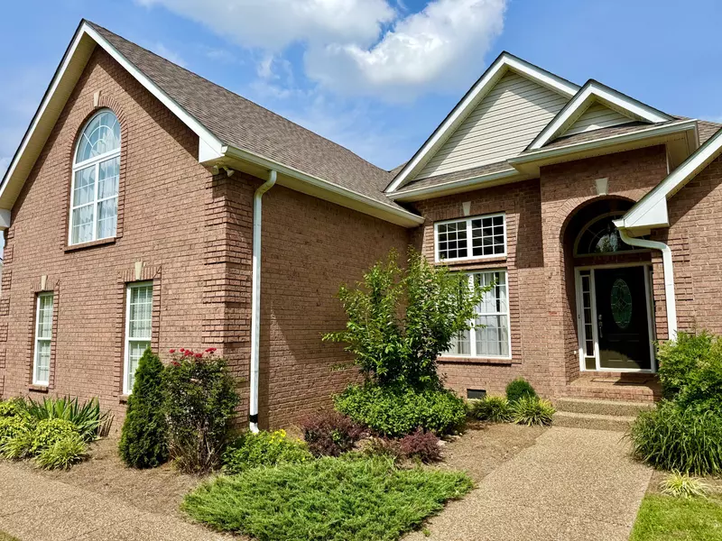 740 N Palmers Chapel Rd, White House, TN 37188