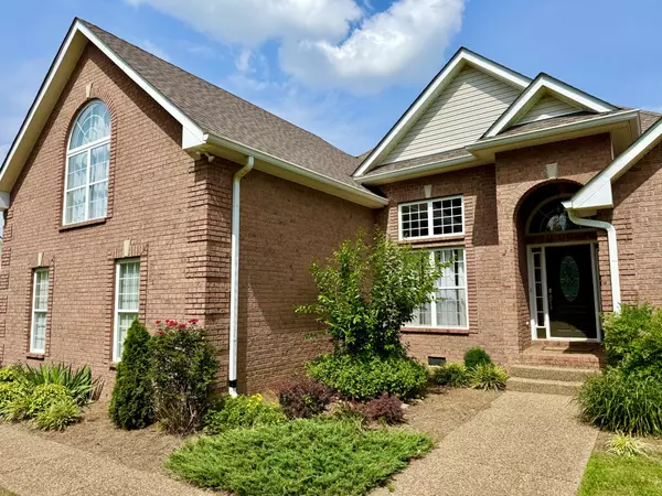 740 N Palmers Chapel Rd, White House, TN 37188