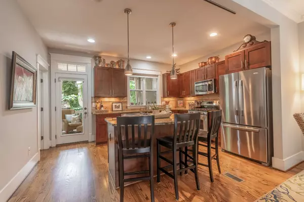 Nashville, TN 37204,923 S Douglas Ave
