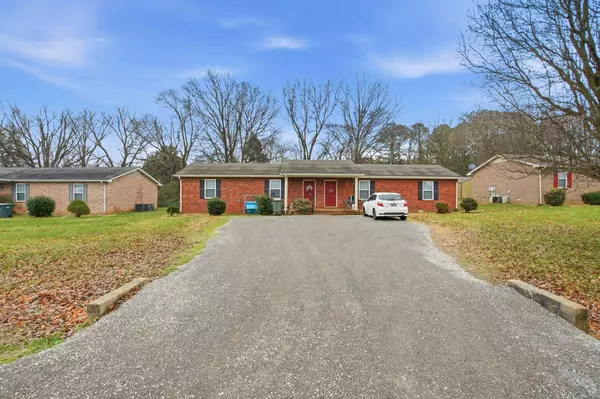 102 Gayla Ct, Portland, TN 37148