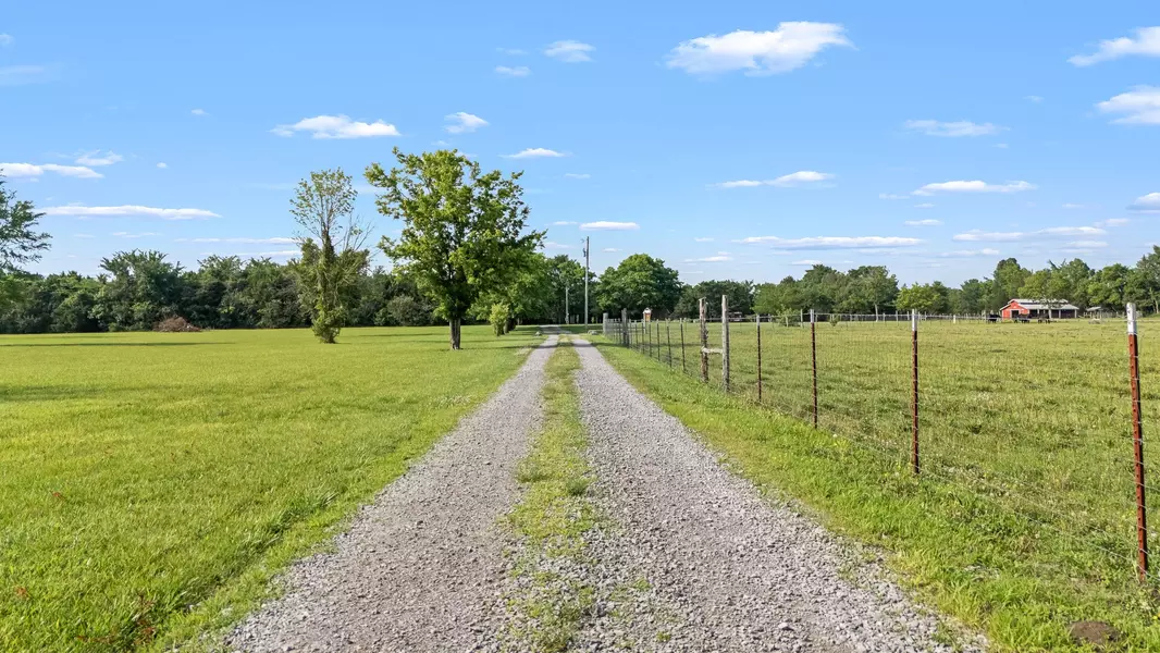 414 Squire Hall Rd, Shelbyville, TN 37160