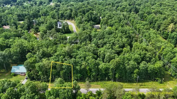 1008 War Eagle Dr, Crossville, TN 38572