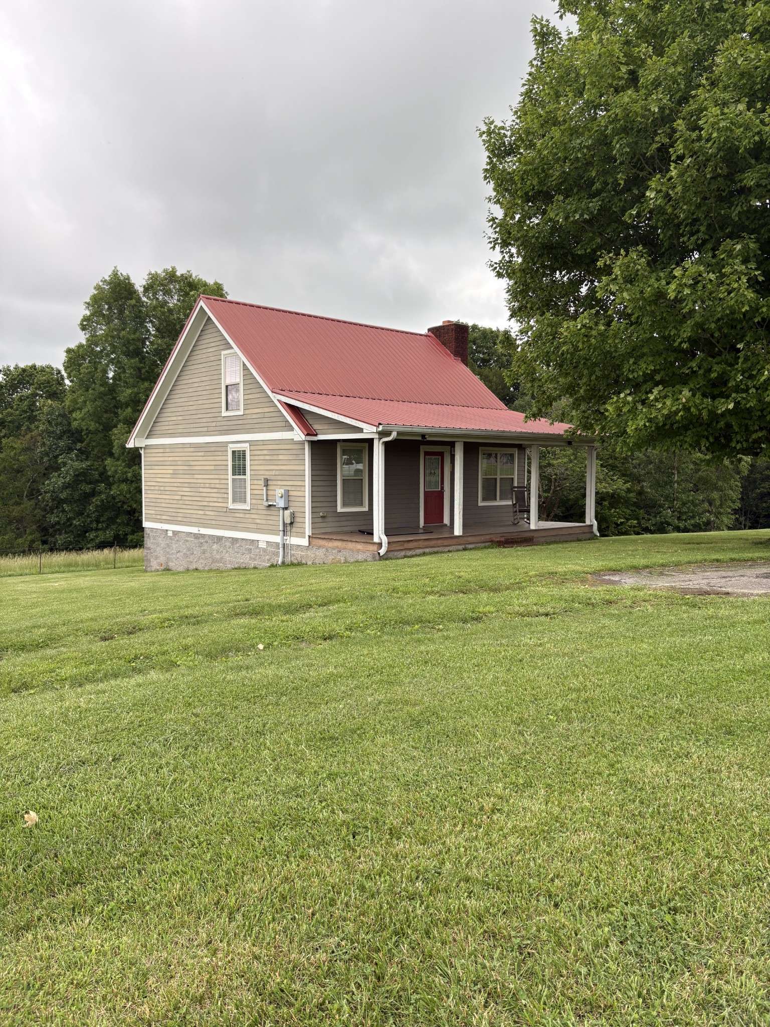 Westmoreland, TN 37186,412 Hawkins Rd