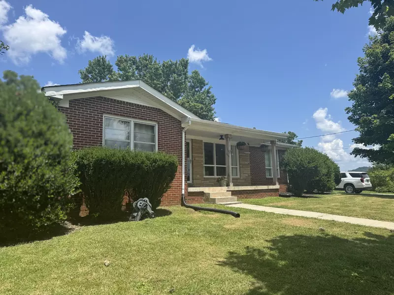 625 College Ave #E, Carthage, TN 37030