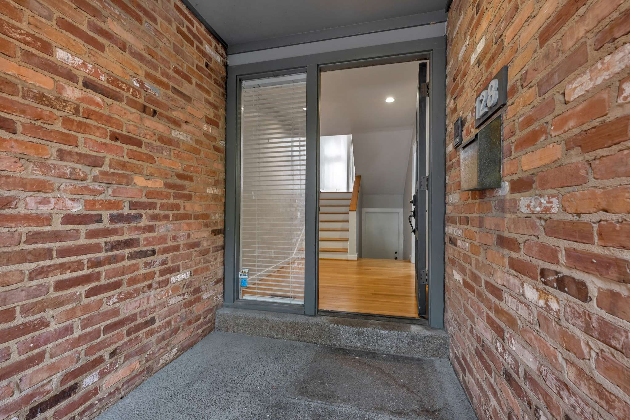 Nashville, TN 37215,128 Hampton Pl