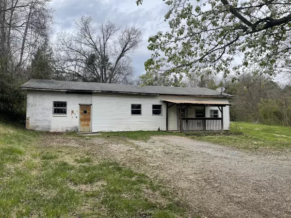 128 Crisp Road, Lenoir City, TN 37771