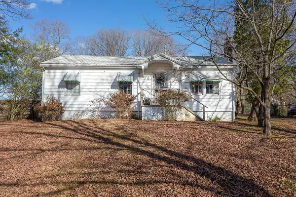 Athens, TN 37303,1029 S Jackson Street