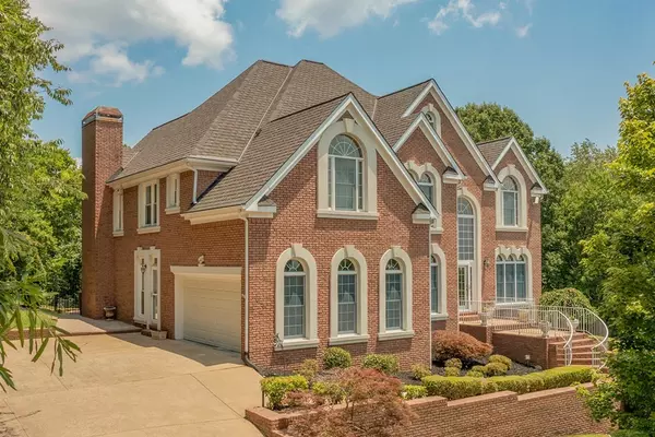 Hixson, TN 37343,1817 Bay Pointe Drive