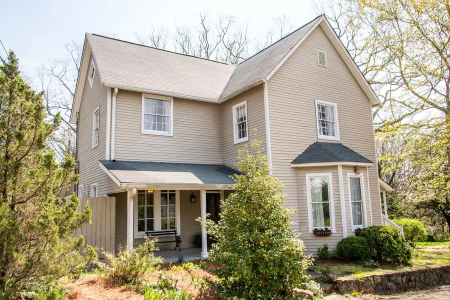 105 N Forrest Avenue, Lookout Mountain, TN 37350