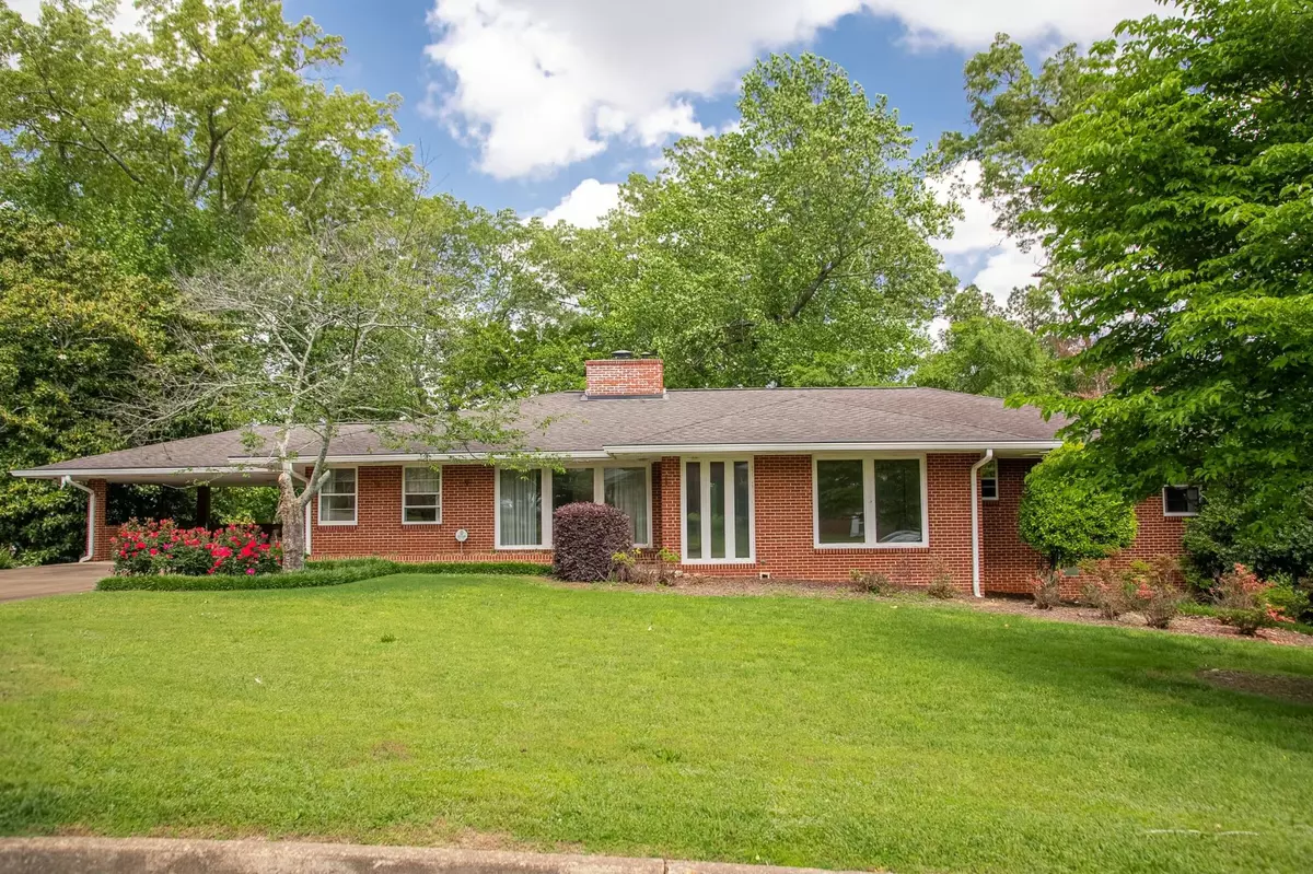 Chattanooga, TN 37411,8 N Lynncrest Drive