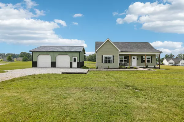 1202 Oak Grove Rd, Dickson, TN 37055