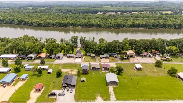 1038 WC Pickett Road, Clifton, TN 38425