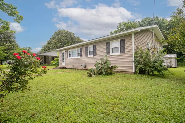 Loretto, TN 38469,502 N Main St