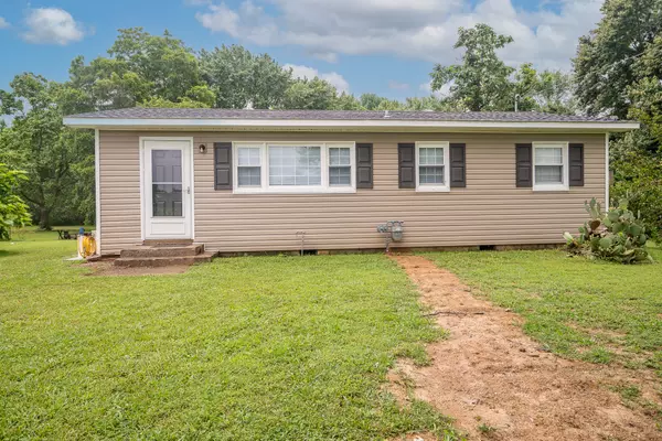 Loretto, TN 38469,502 N Main St