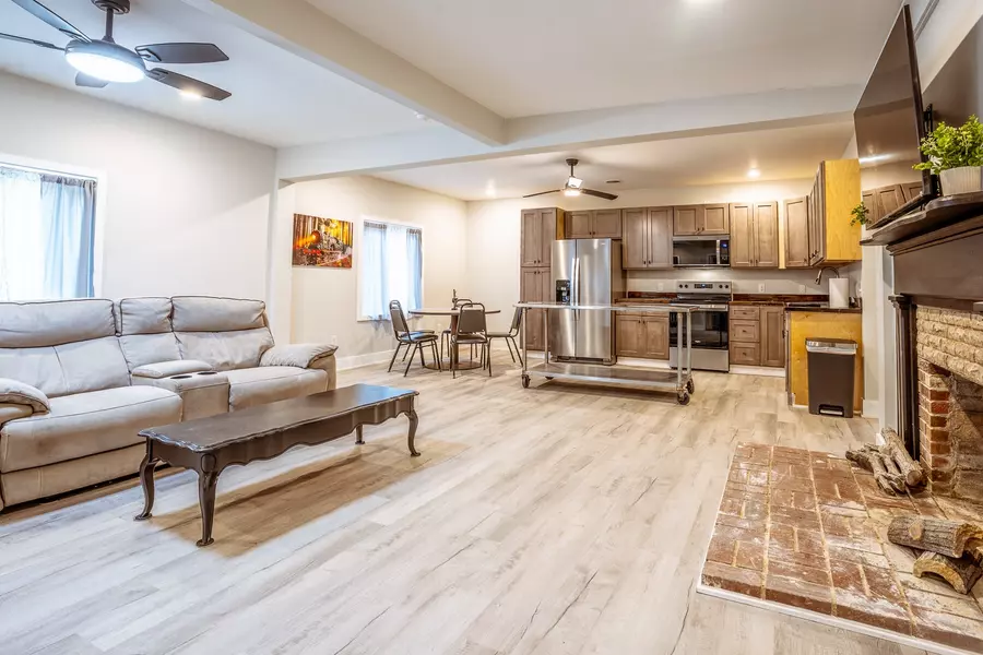 20805 Seminary St, Hollow Rock, TN 38342