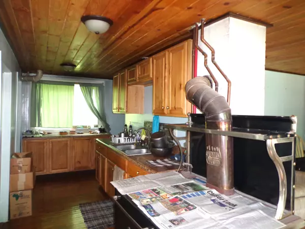 Lobelville, TN 37097,1342 Russell Creek Rd