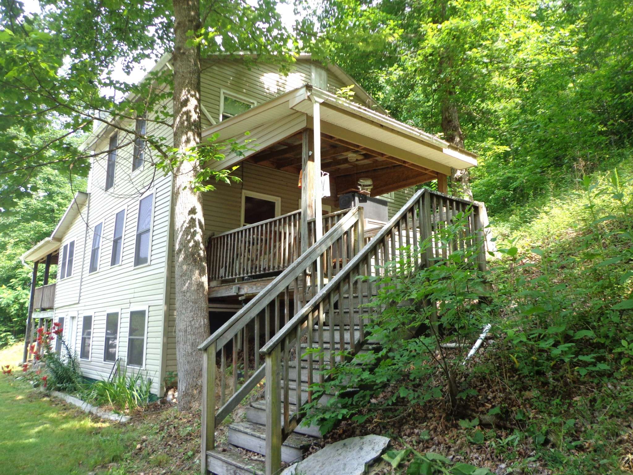 Lobelville, TN 37097,1342 Russell Creek Rd