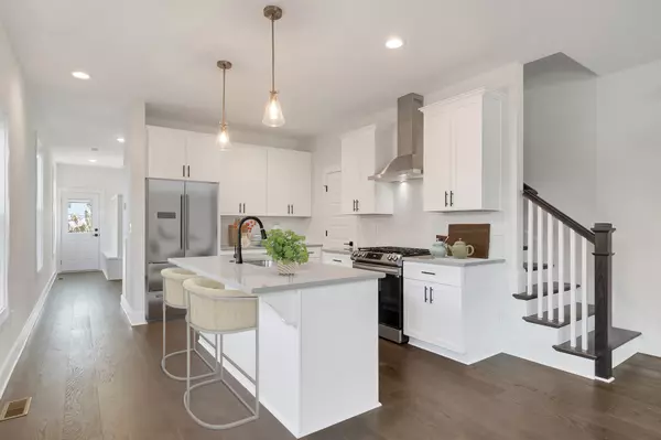 1712A Simpkins St, Nashville, TN 37208