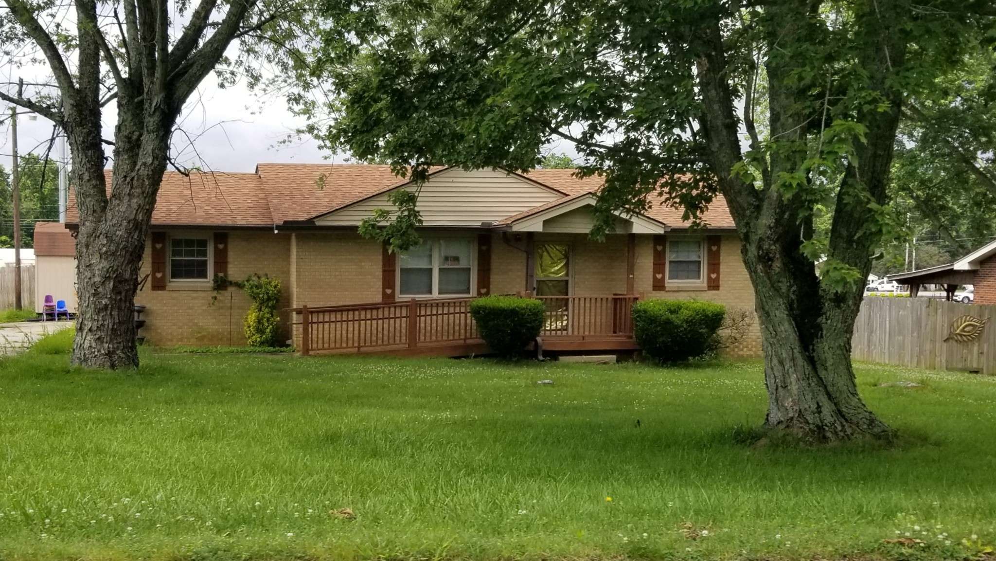 2164 Old Greenbrier Pike, Greenbrier, TN 37073