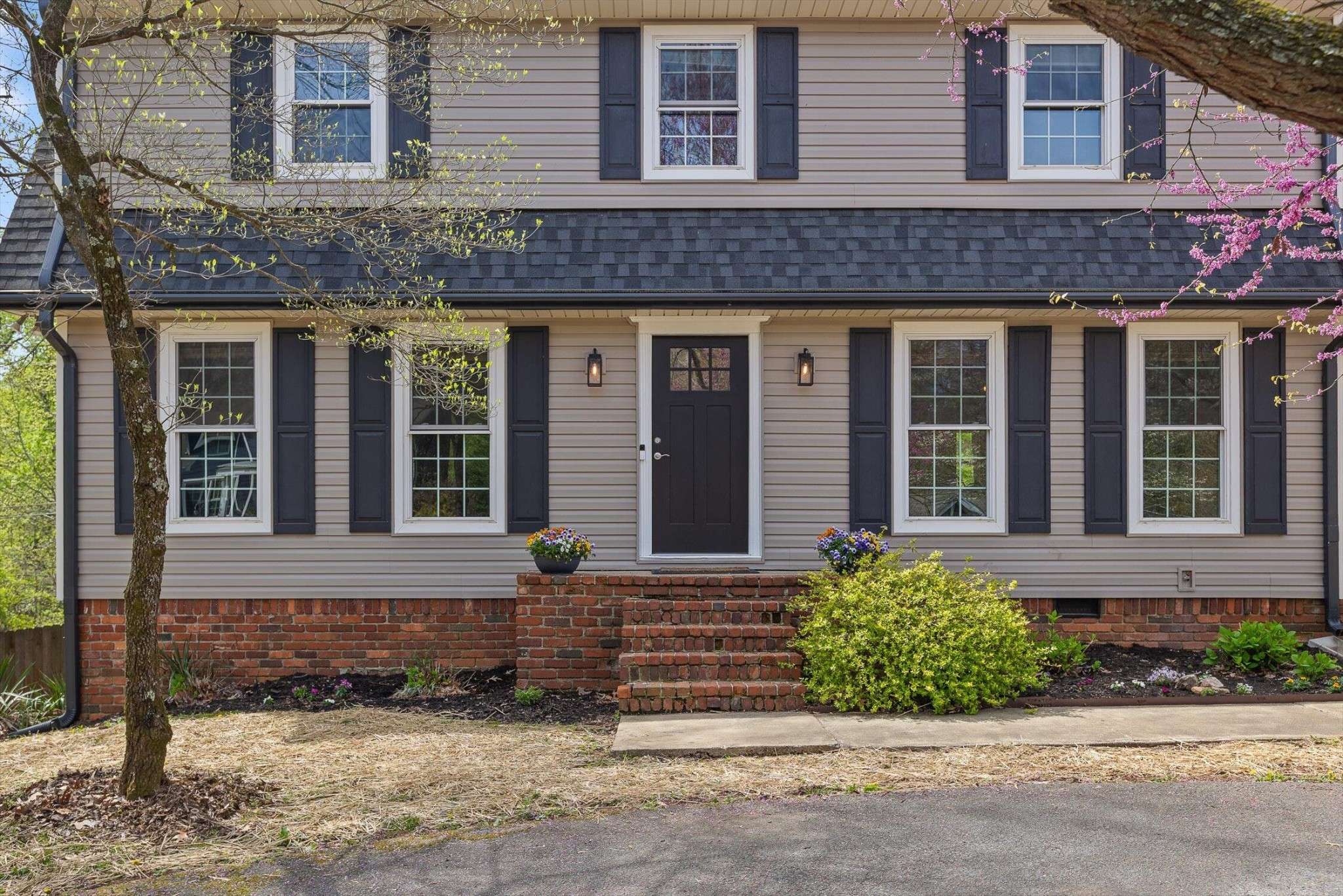 Hixson, TN 37343,1614 Colonial Shores Drive