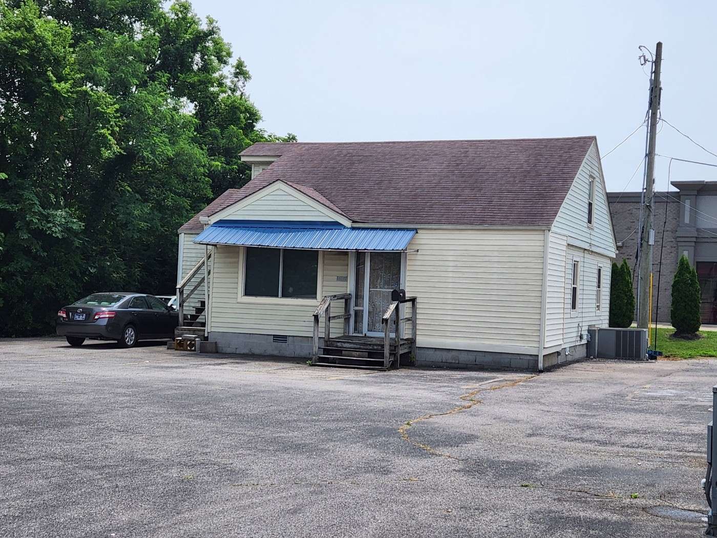 Clarksville, TN 37042,1681 Fort Campbell Blvd