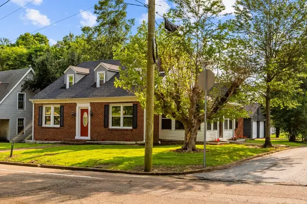 Camden, TN 38320,119 N Forrest Ave