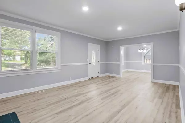 Camden, TN 38320,119 N Forrest Ave