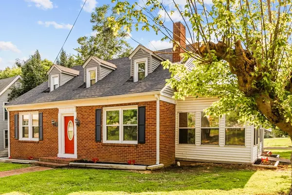 Camden, TN 38320,119 N Forrest Ave