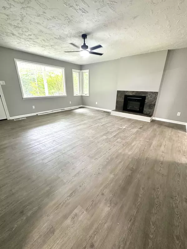 Big Sandy, TN 38221,162 Shore Dr
