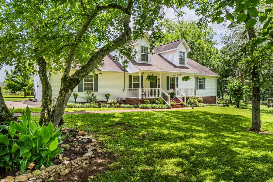 3330 Booker Farm Rd, Mount Pleasant, TN 38474