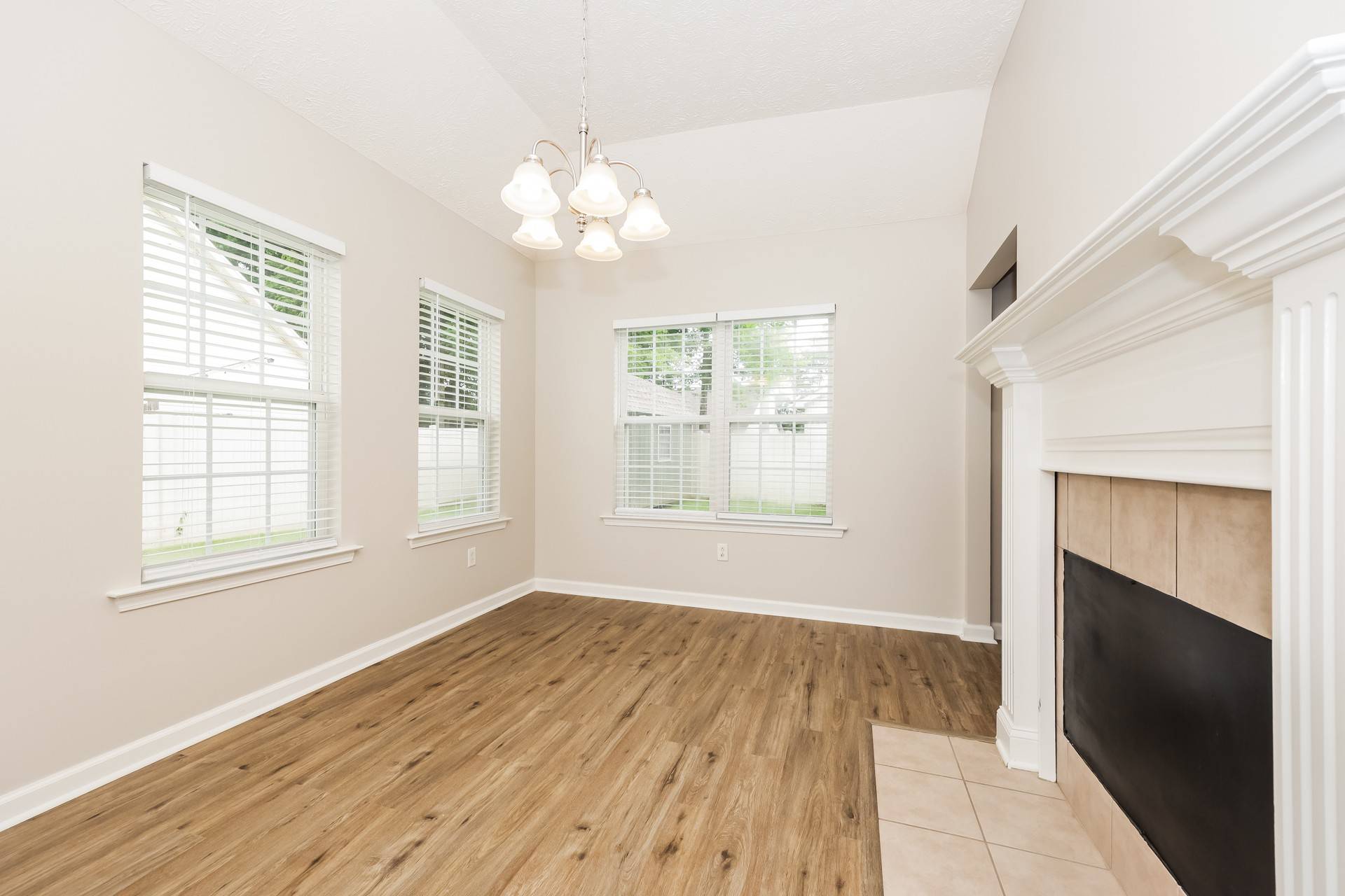Antioch, TN 37013,3400 Whitesail Ct