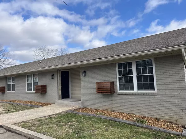 Clarksville, TN 37042,115 Walnut St #12