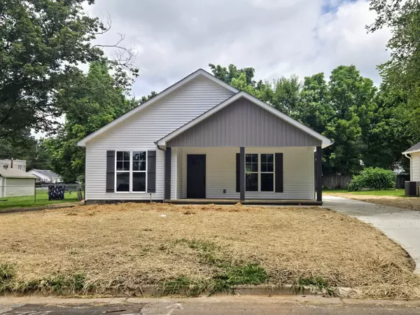 Lawrenceburg, TN 38464,504 1st St