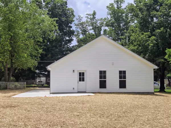 Lawrenceburg, TN 38464,504 1st St