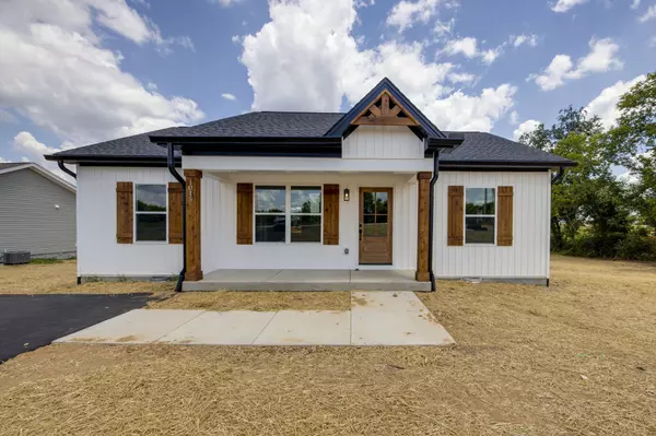 Adams, TN 37010,1015 Landing Lane