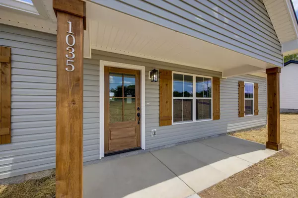 Adams, TN 37010,1035 Landing Lane