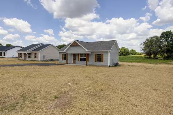 Adams, TN 37010,1035 Landing Lane