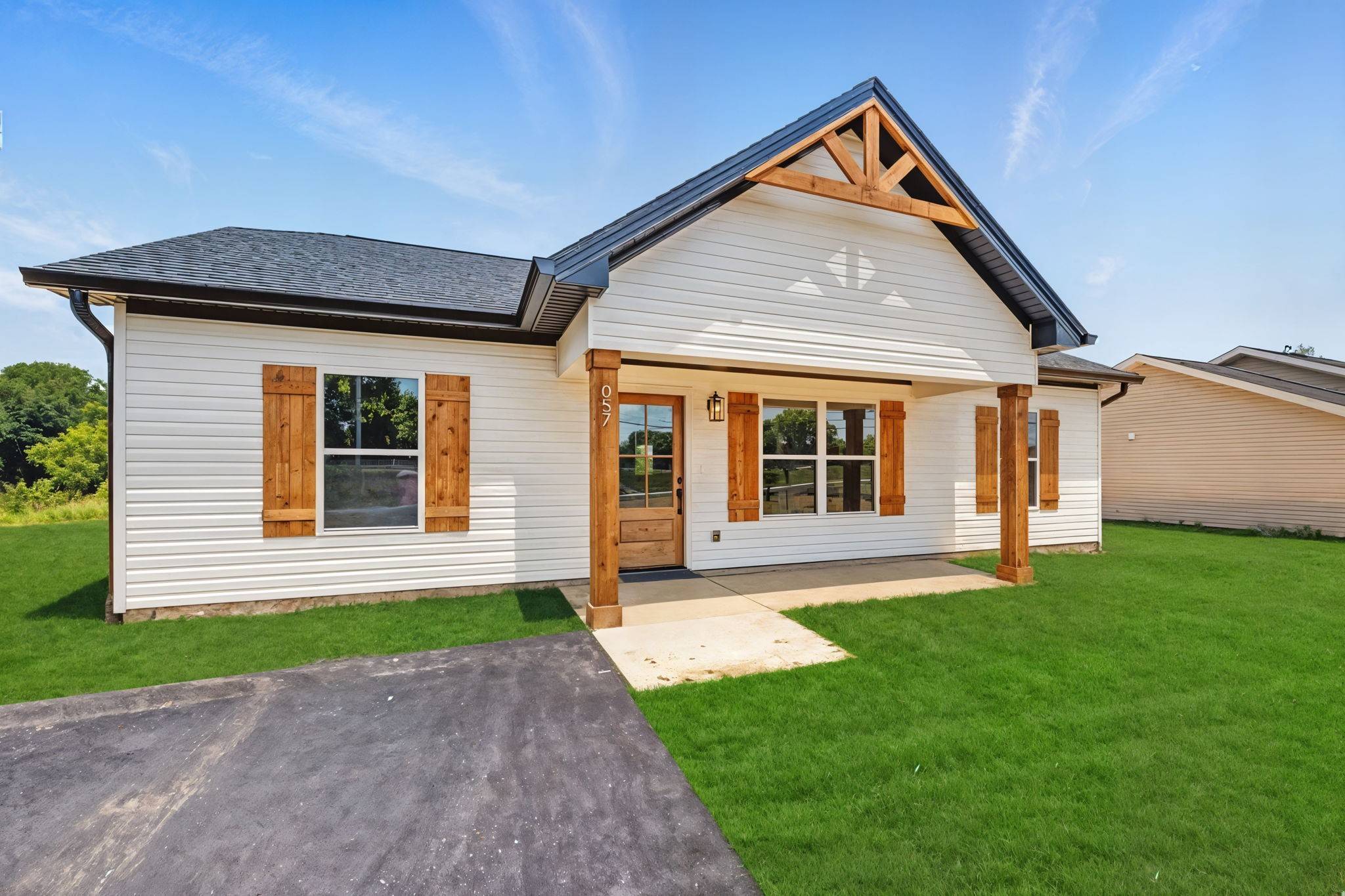 1057 Landing Lane, Adams, TN 37010
