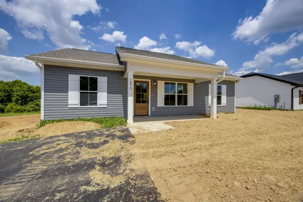 Adams, TN 37010,1073 Landing Ln