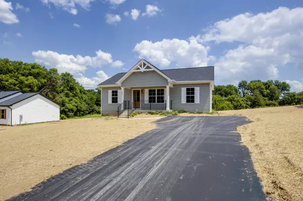 Adams, TN 37010,1085 Landing Ln